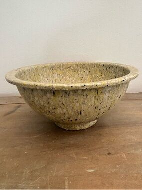 Vintage Texas Ware #111
Confetti Splatter Melamine
Mixing Bowl 7.75 inches